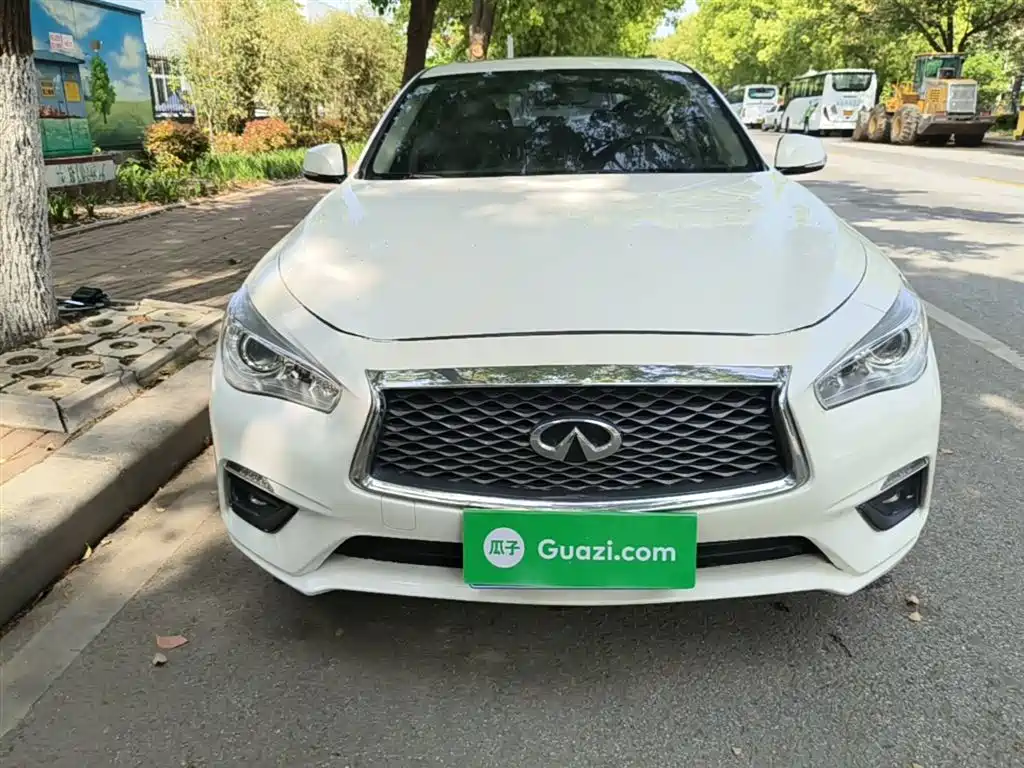 Infiniti Q50 L 2.0 T Comfort