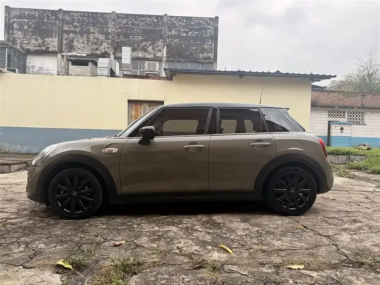 MINI 2.0 T COOPER S Classic 5-door