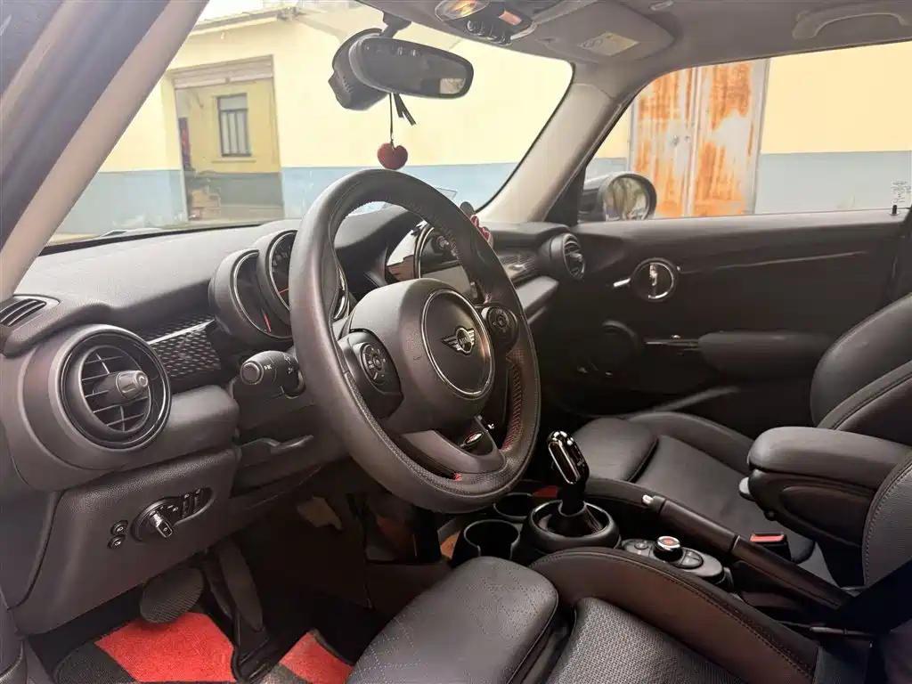 MINI 2.0 T COOPER S Classic 5-door