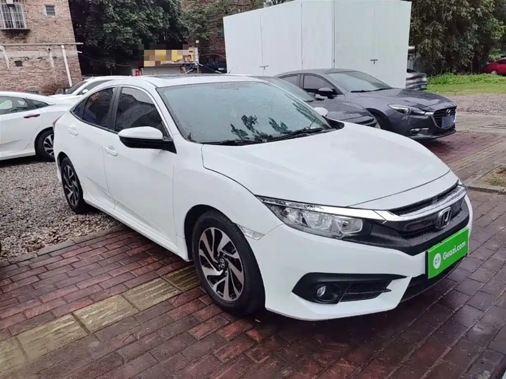 Civic 220 TURBO CVT Luxury