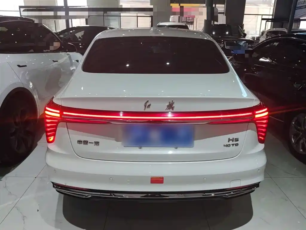 Hongqi H5 2.0 T Auto Connected Flagship Enjoyment