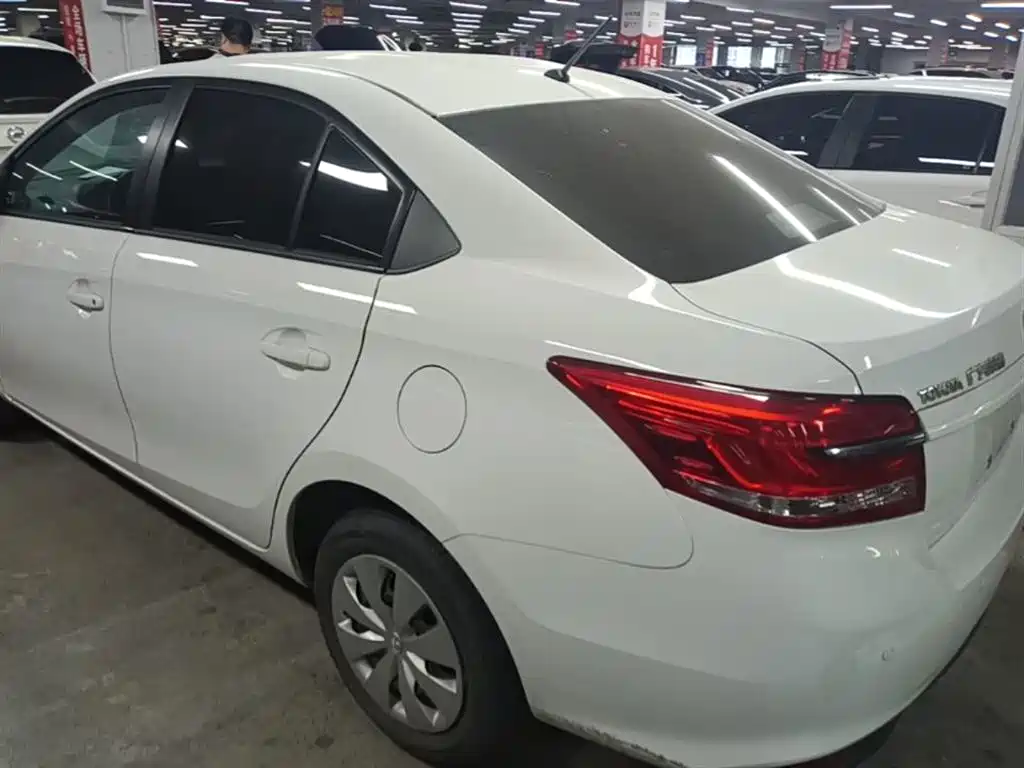 YARiS L Zhixiang 1.5 L CVT Leading