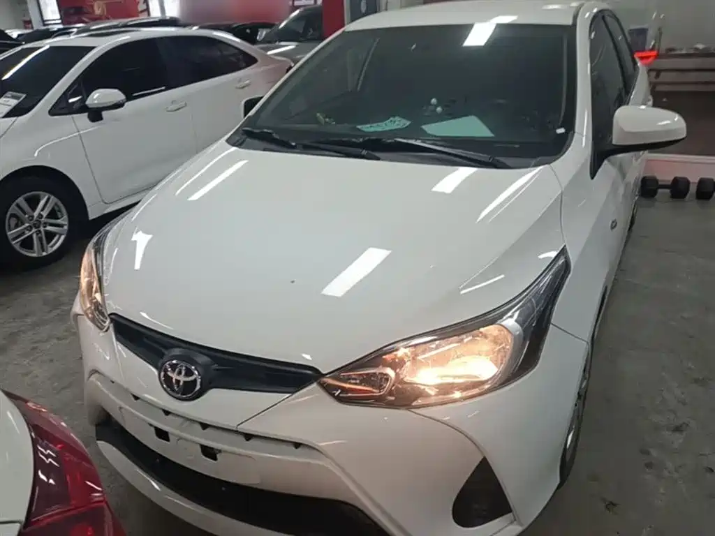 YARiS L Zhixiang 1.5 L CVT Leading