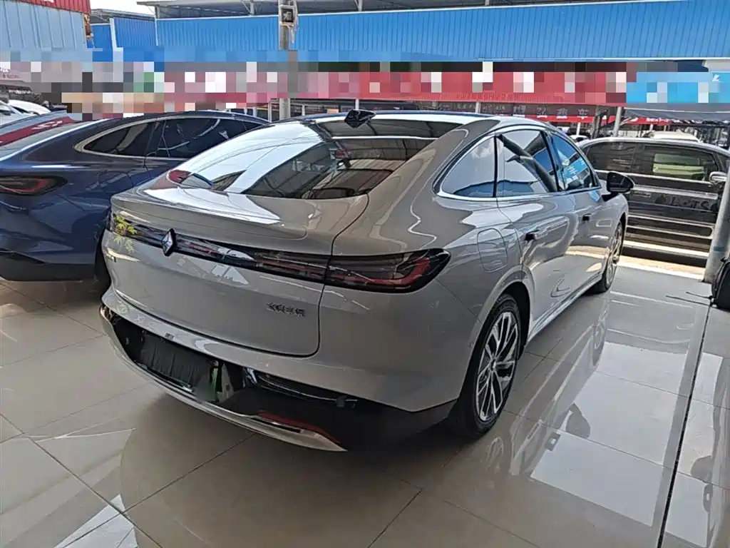 Baojun Xiangjing PHEV 140 km Luxury