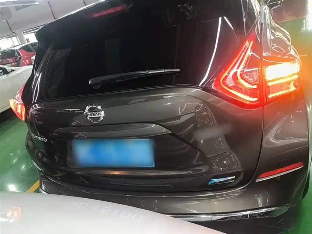 Murano 2.5 L XE 2 WD Elite