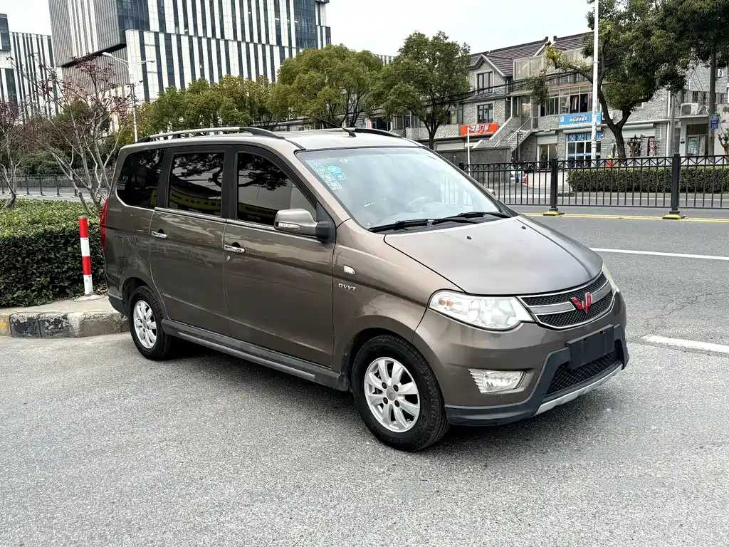 Wuling Hongguang 1.5 L S Comfort