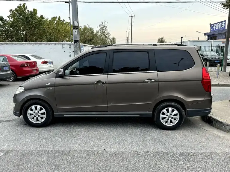 Wuling Hongguang 1.5 L S Comfort