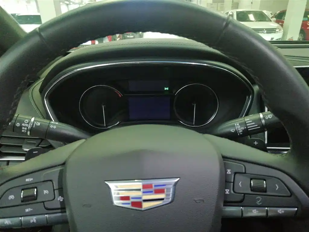 Cadillac CT5 28 T Luxury (Standard)