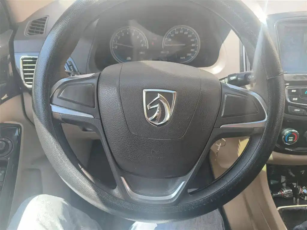 Baojun 730 1.5 L Manual Comfort 7-seat