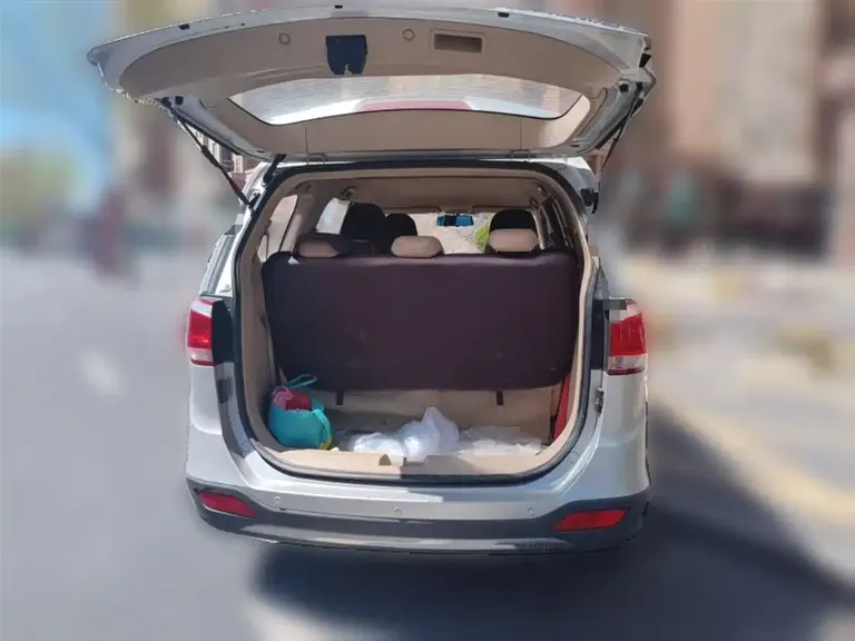 Baojun 730 1.5 L Manual Comfort 7-seat