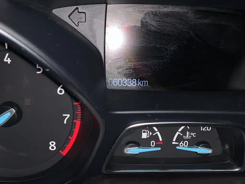 Kuga EcoBoost 180 2 WD Grand Wing
