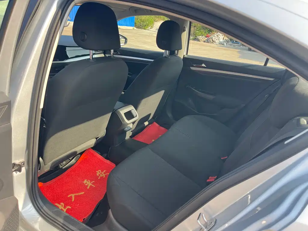 Bora 1.5 L Auto Fashion Connected