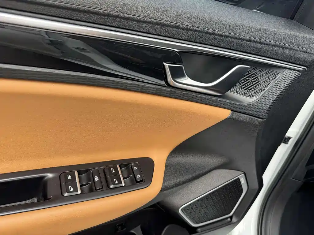 Emgrand GL 1.5 T DCT Luxury