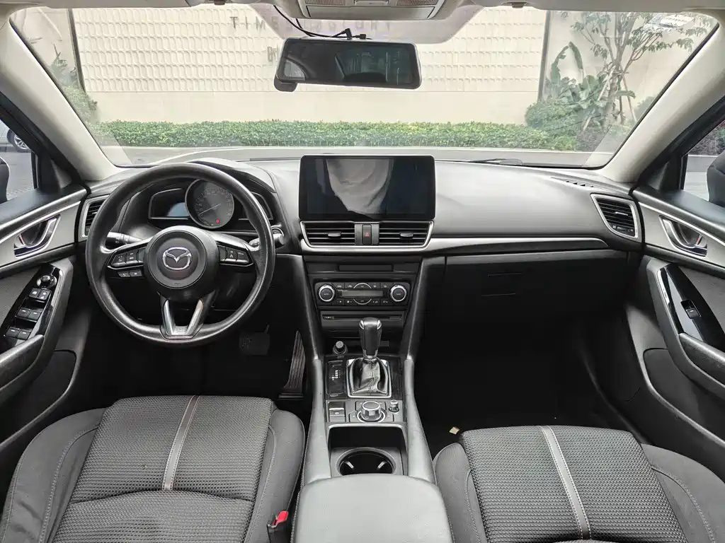 Mazda 3 Axela Sedan 1.5 L Auto Luxury CN-V