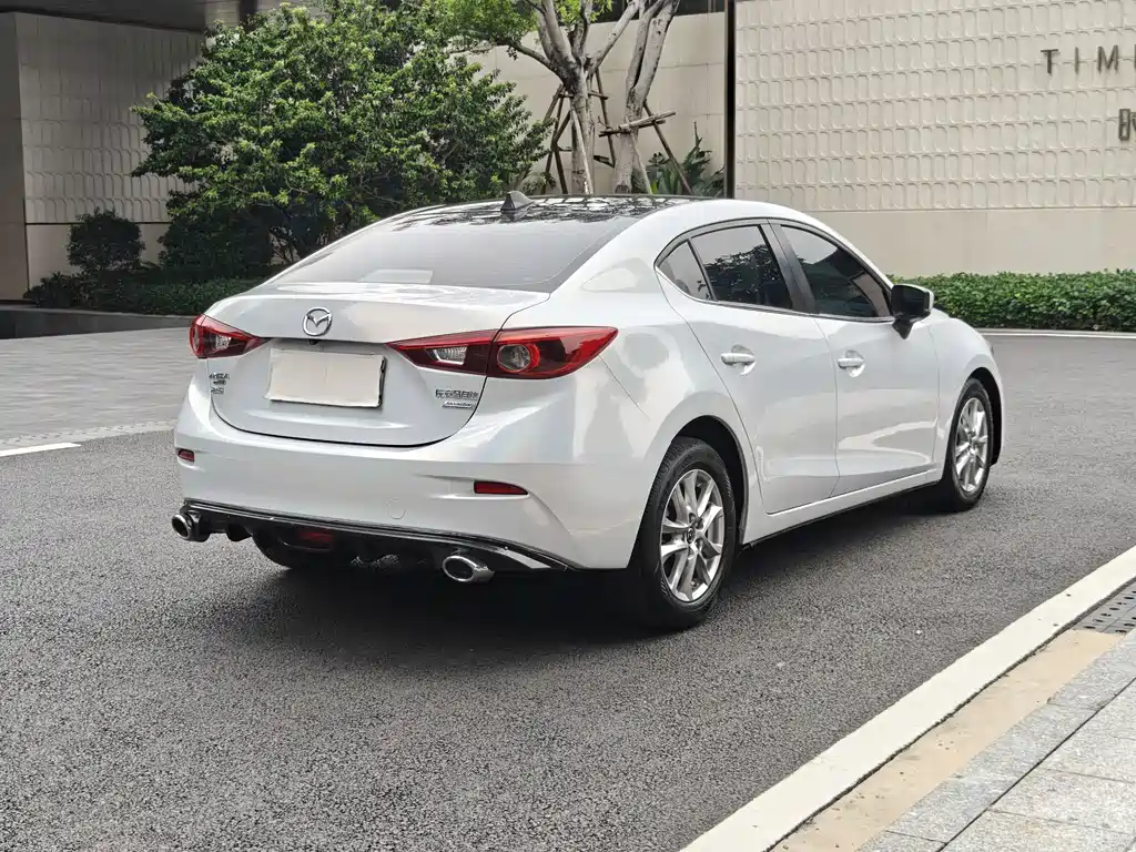 Mazda 3 Axela Sedan 1.5 L Auto Luxury CN-V