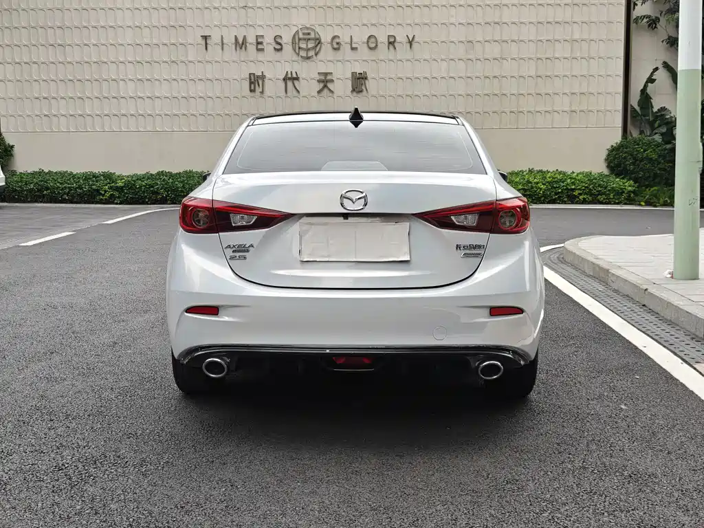 Mazda 3 Axela Sedan 1.5 L Auto Luxury CN-V