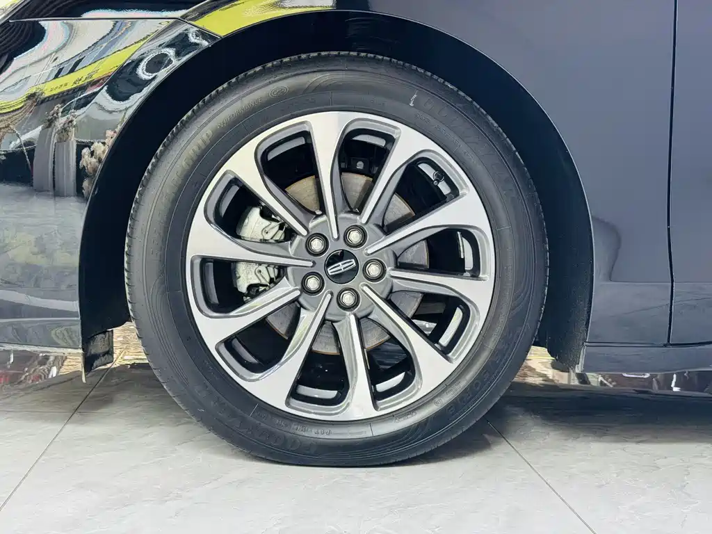 Lincoln Z 2.0 T Premium Style