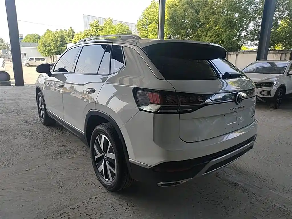 Tayron 300 TSI 2 WD Luxury Plus Advanced