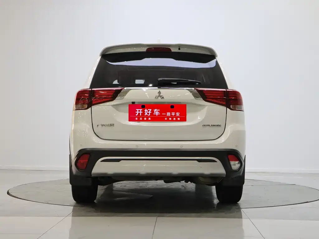 Outlander 2.4 L 4 WD Enjoyment 5-seat CN-VI