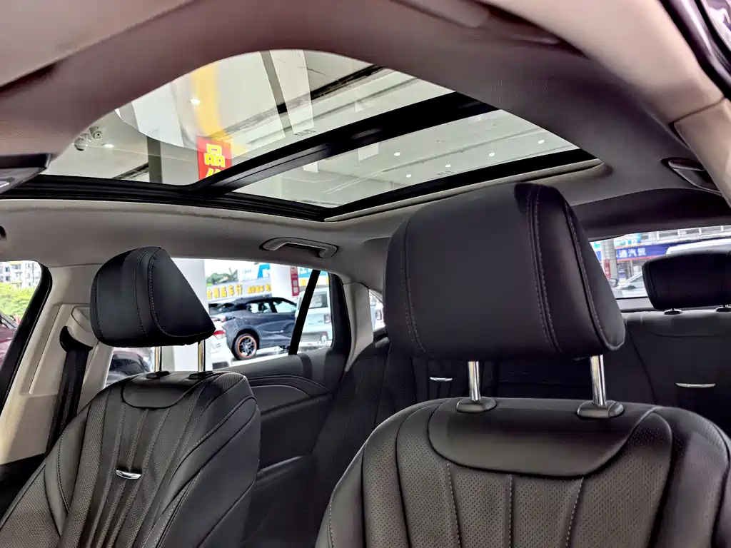 Hongqi H5 2.0 T Auto Connected Flagship Enjoyment