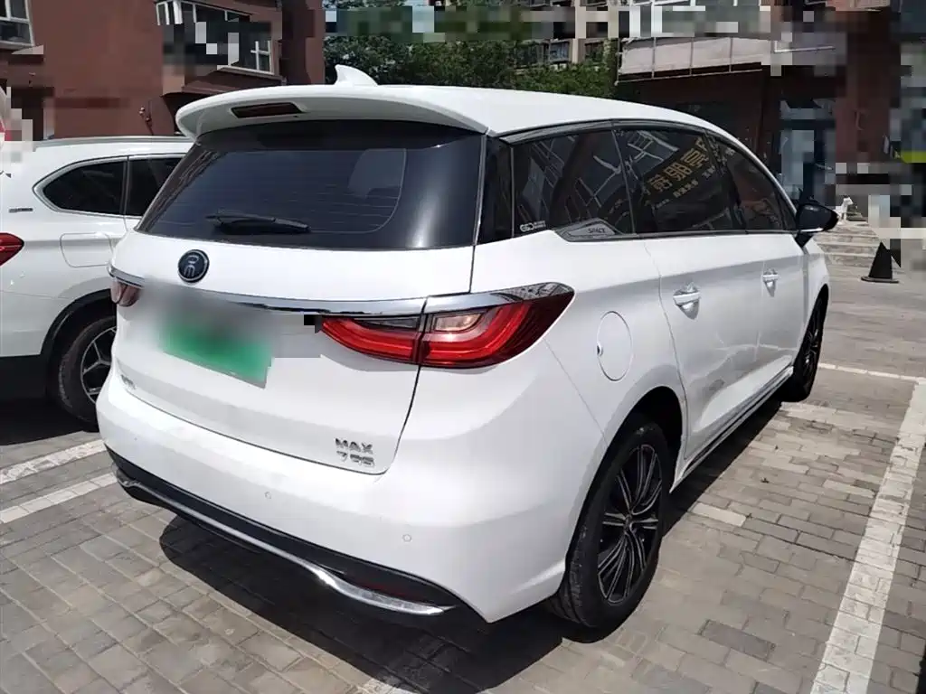 Song MAX NEV 宋MAX新能源 2019款 DM 1.5 T 智联致进型 7座 国VI
