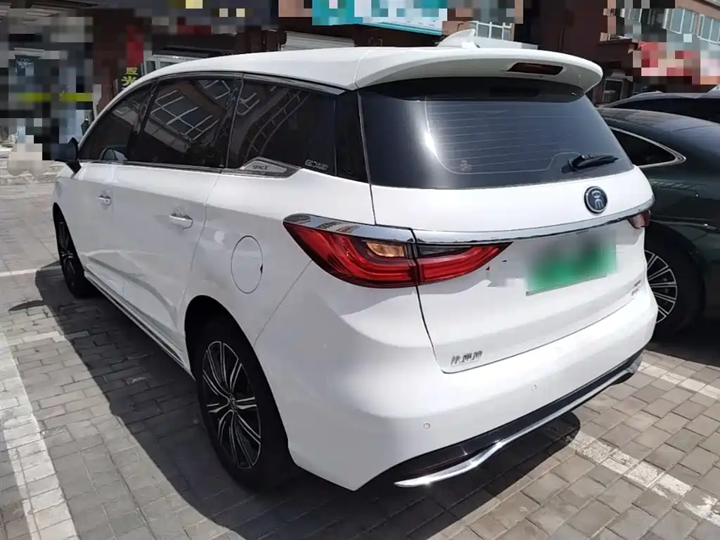 Song MAX NEV 宋MAX新能源 2019款 DM 1.5 T 智联致进型 7座 国VI