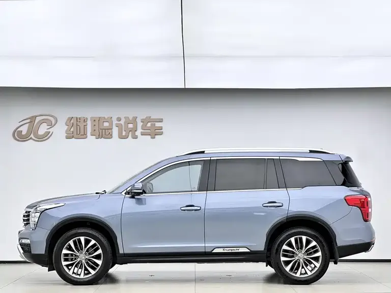GAC Trumpchi GS8 320 T 2 WD Luxury Connected (7-seat)