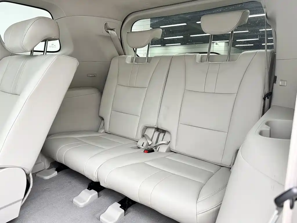 GAC Trumpchi GS8 320 T 2 WD Luxury Connected (7-seat)