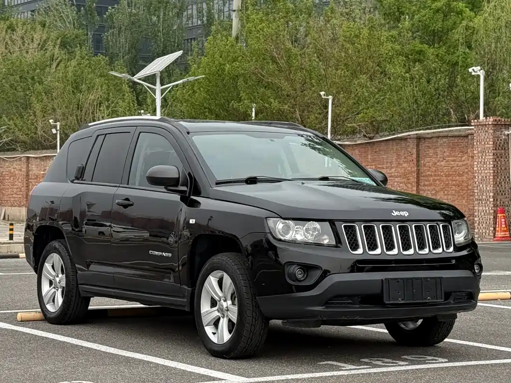 Compass (Import) 2.4 L 4 WD Sport