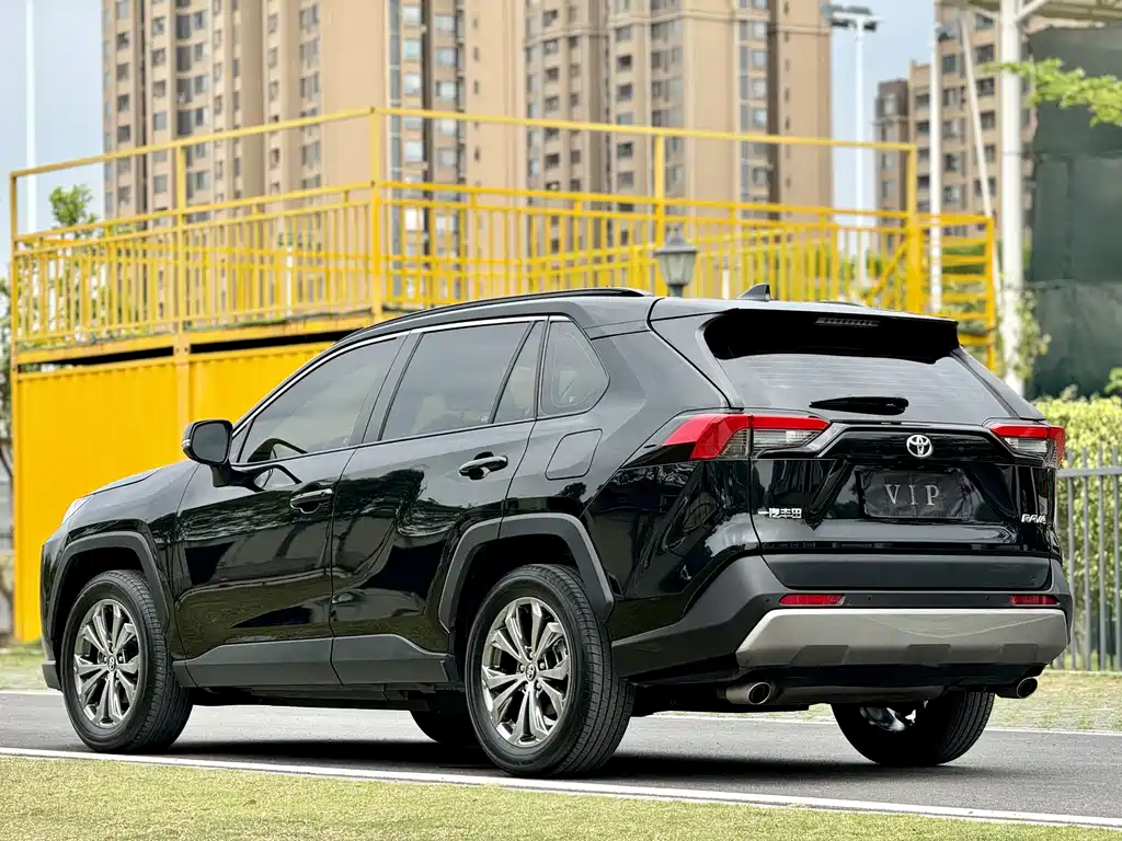 RAV4 2.0 L CVT 2 WD Style Plus