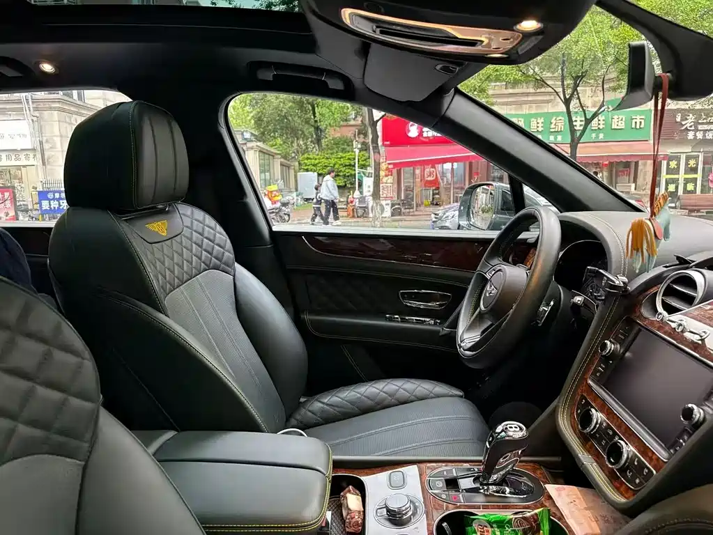 Bentayga 6.0 T Standard