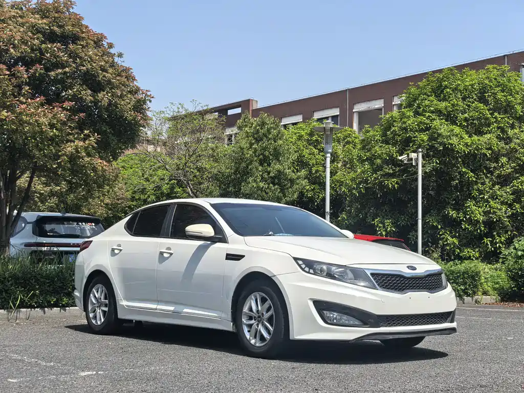 Kia K5 2.0 L Auto GL