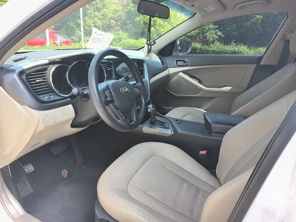 Kia K5 2.0 L Auto GL