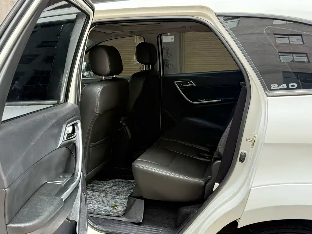 Yusheng S350 2.4 T Auto 4 WD Diesel Super Luxury 5-seat
