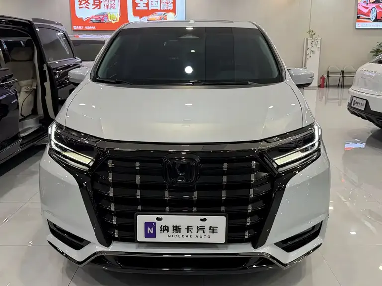 Honda Elysion 2.0 L e:HEV Luxury