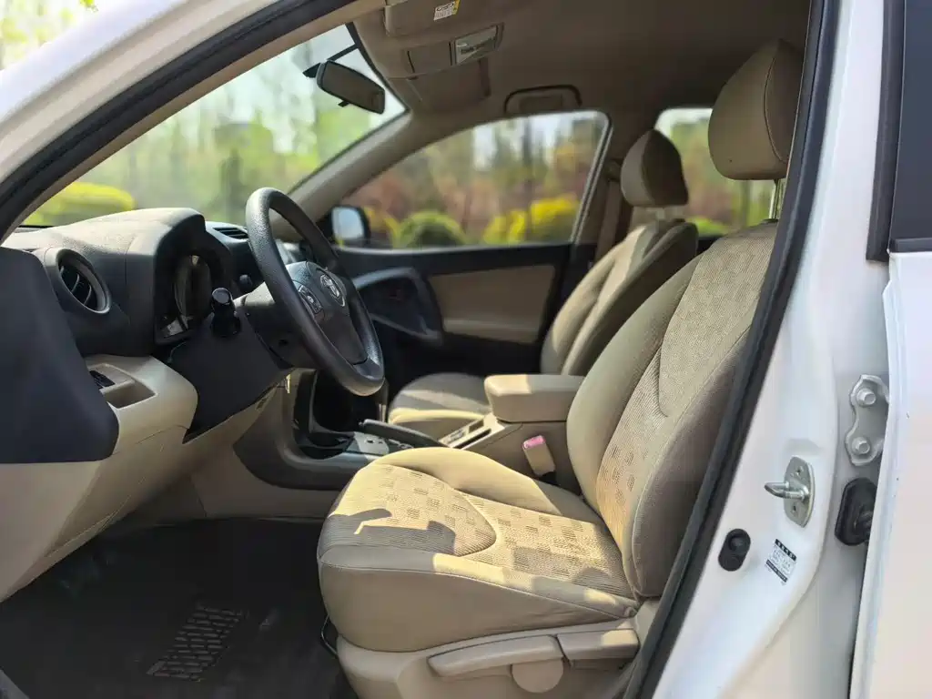RAV4 Special Enjoyment 2.0 L Auto Classic