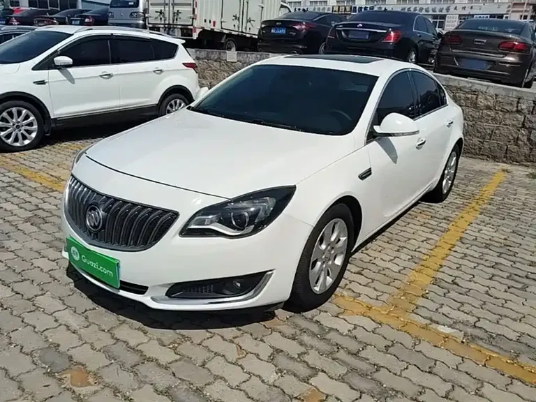 Buick Regal 2.0 L Elite Fashion