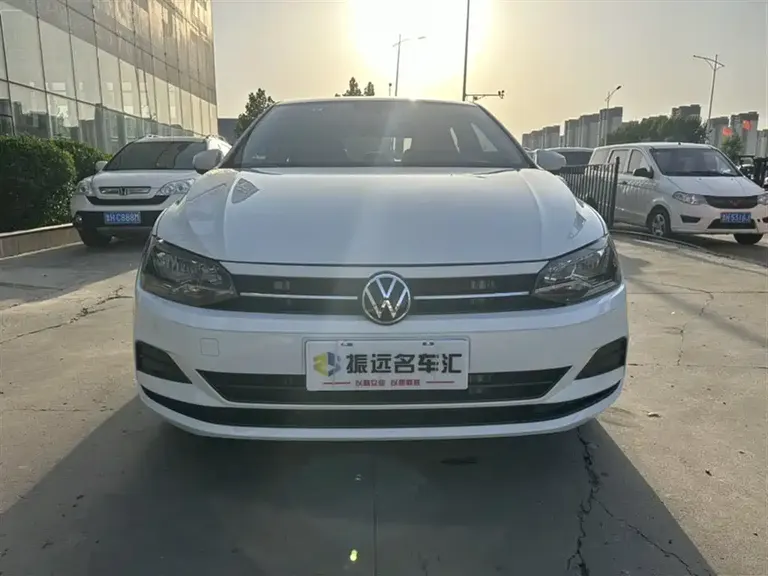 Volkswagen Polo Plus 1.5 L Auto Joyful Living