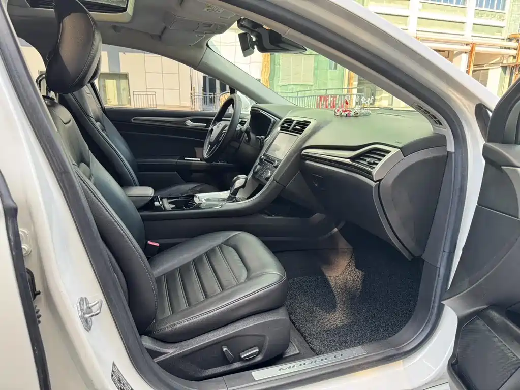 Mondeo 2.0 L GTDi200 Luxury