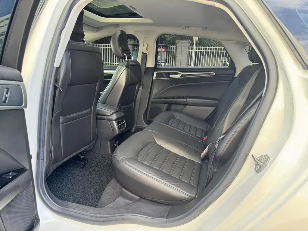 Mondeo 2.0 L GTDi200 Luxury