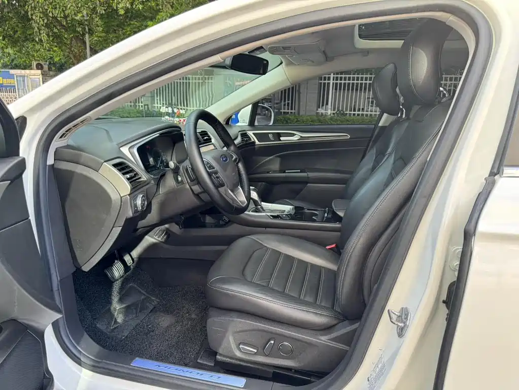 Mondeo 2.0 L GTDi200 Luxury