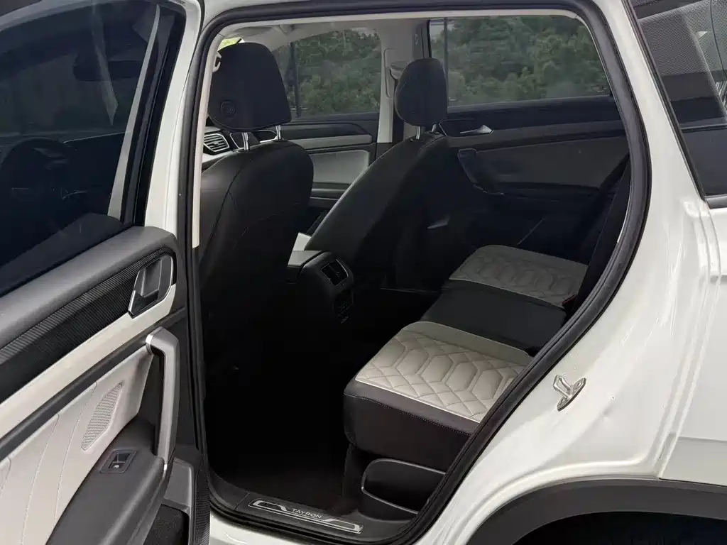 Tayron 330 TSI 2 WD Luxury Plus Advanced