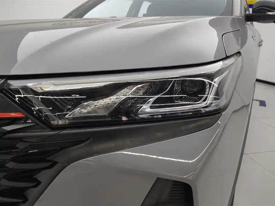 Dongfeng Fengshen AX7 Mach 1.5 T DCT DF31