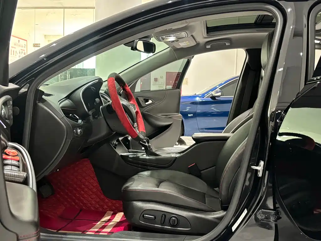 Malibu XL Redline 550 T Auto Sharp Smart