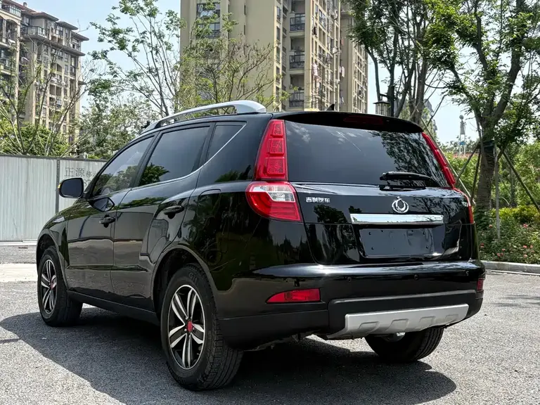 Geely GX7 Sport 2.0 L Auto Distinguished