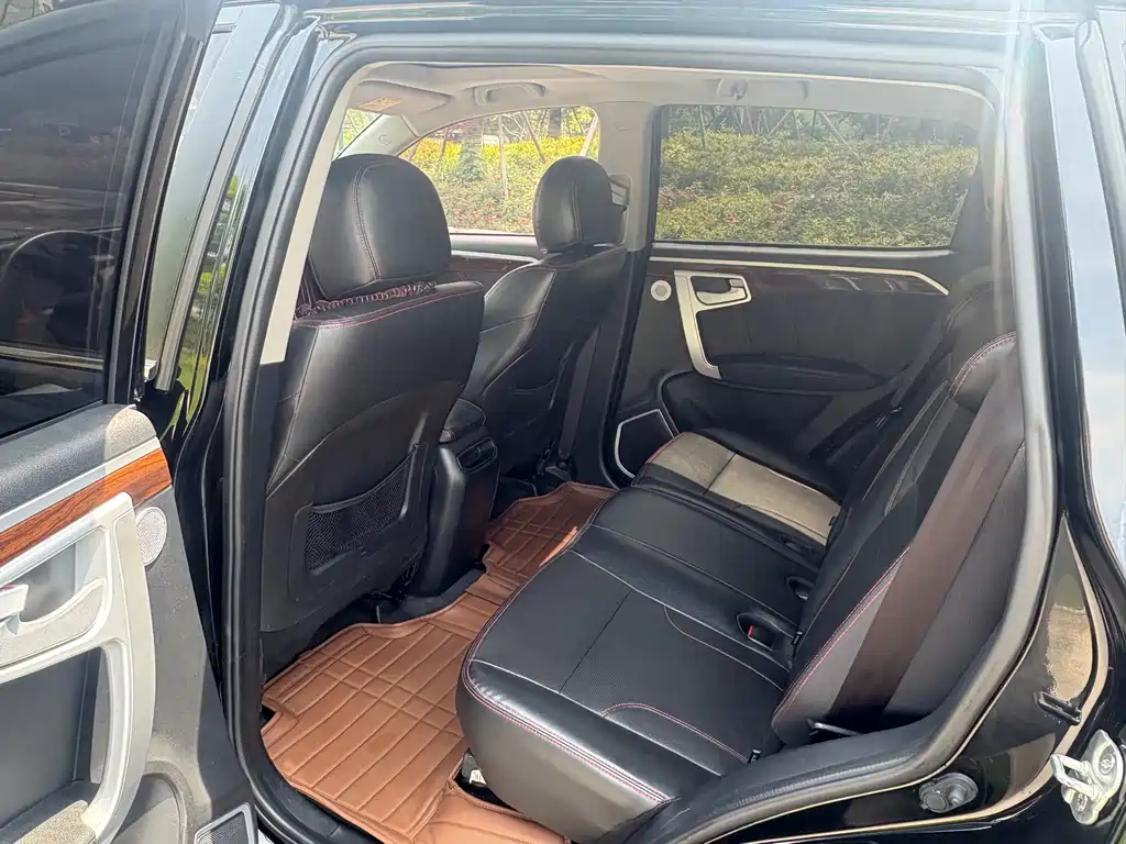 Geely GX7 Sport 2.0 L Auto Distinguished