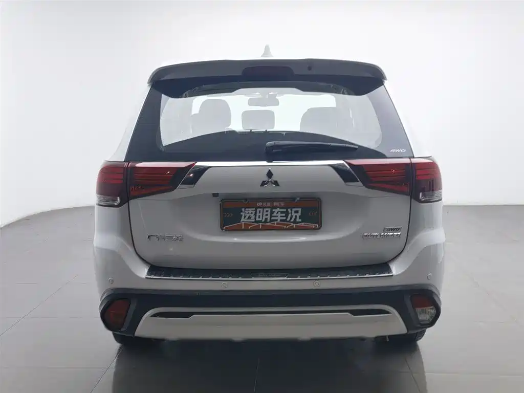 Outlander 2.4 L 4 WD Enjoyment 5-seat CN-VI