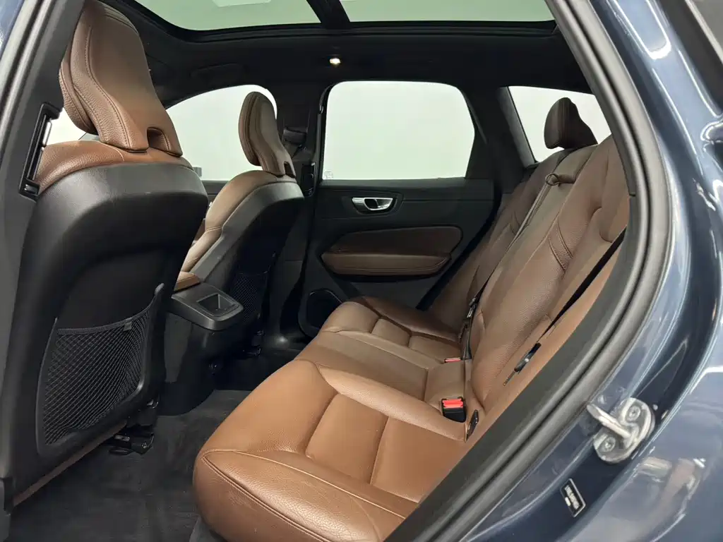 Volvo XC60 B5 4 WD Smart Ease Luxury
