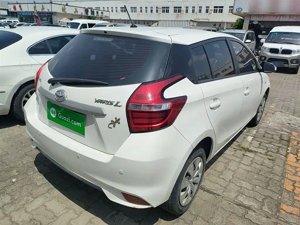 YARiS L Zhixuan 1.5 L CVT Leading