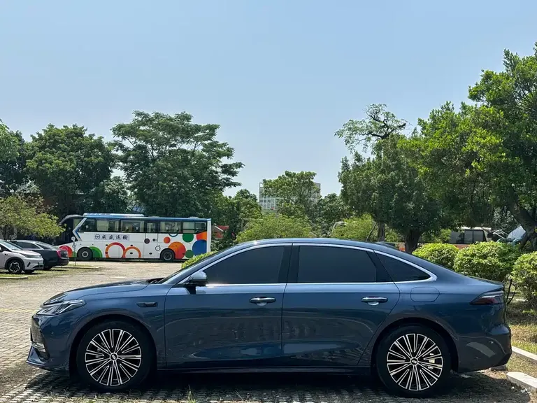 Geely Galaxy A7 EM-i 150 km Starship